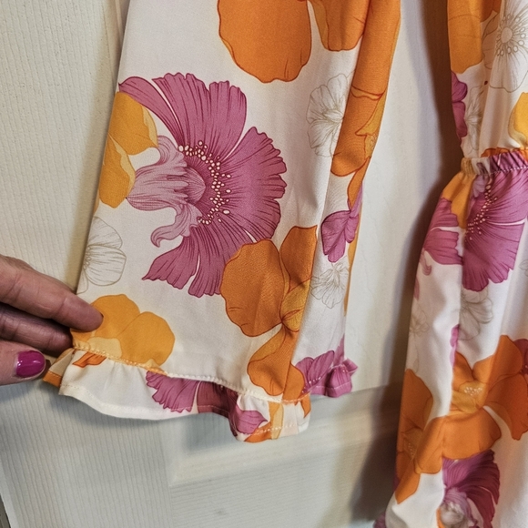 Agua Bendita × Revolve Larissa Cutout Floral Romper V-Neck Ruffle - Picture 7 of 8